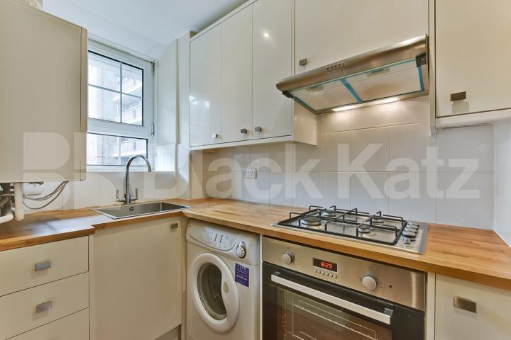 Recently Refurbished, Contemporary & Stylish  Wickstead House County Street, Borough/Elephant and Castle